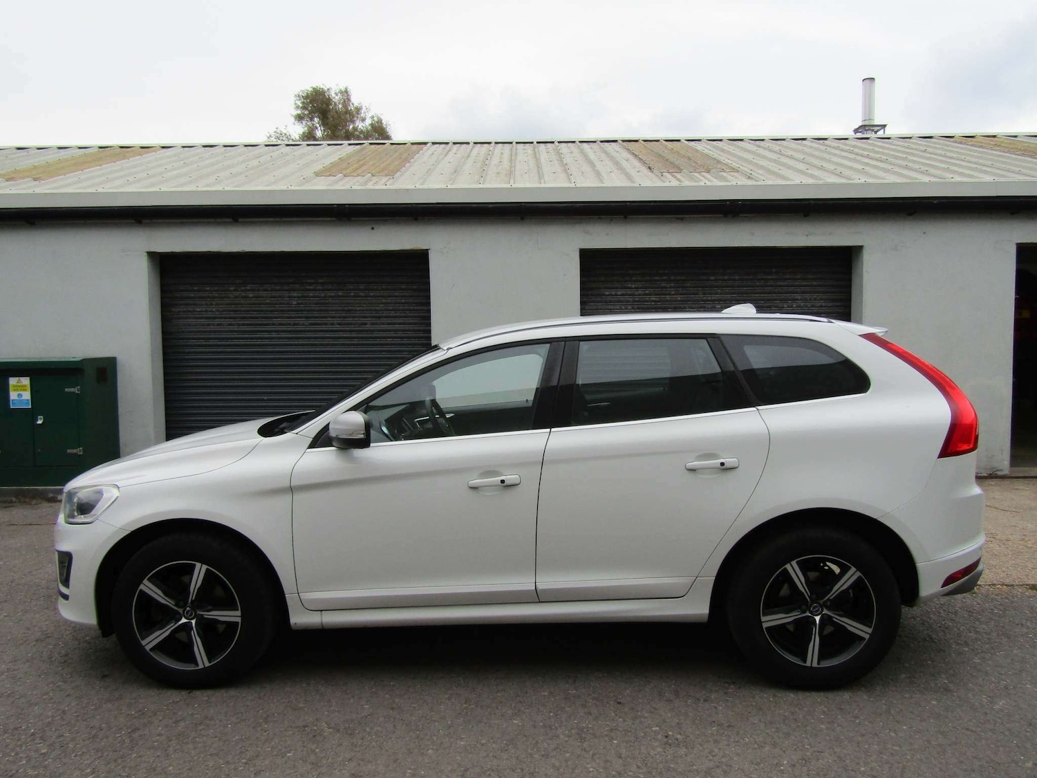 Used Volvo XC60 2016 for sale - 76120382: Photo 2