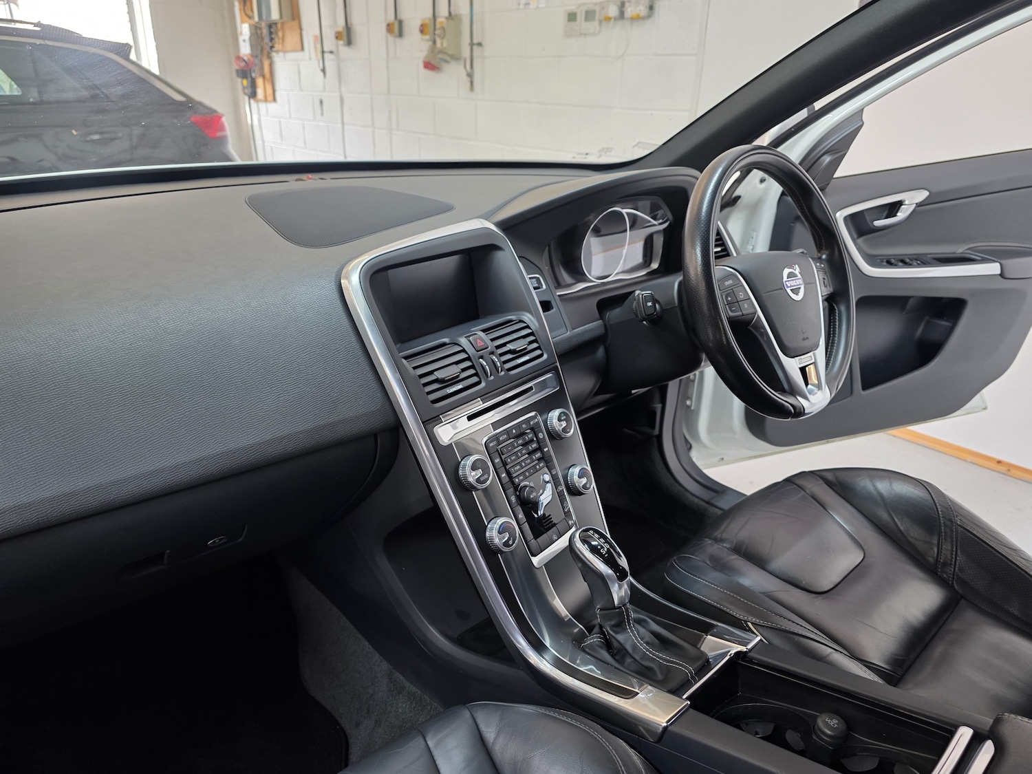 Used Volvo XC60 2016 for sale - 76120382: Photo 34