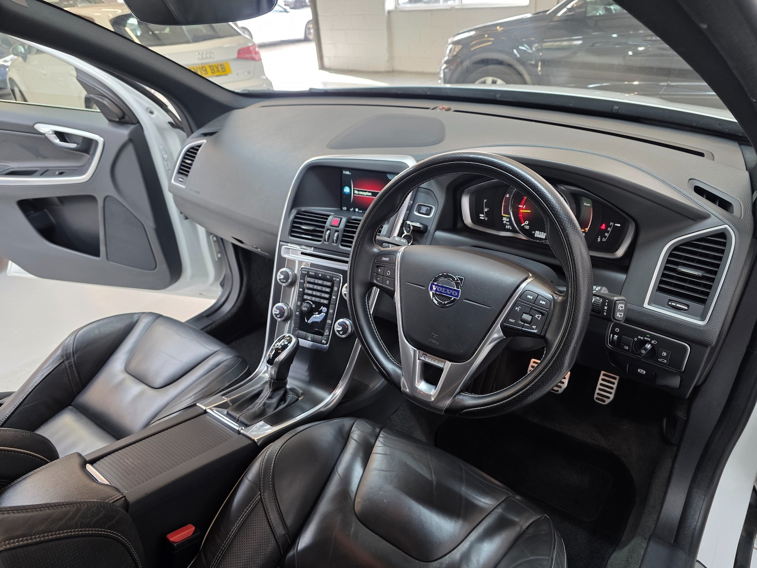 Used Volvo XC60 2016 for sale - 76120382: Photo 39