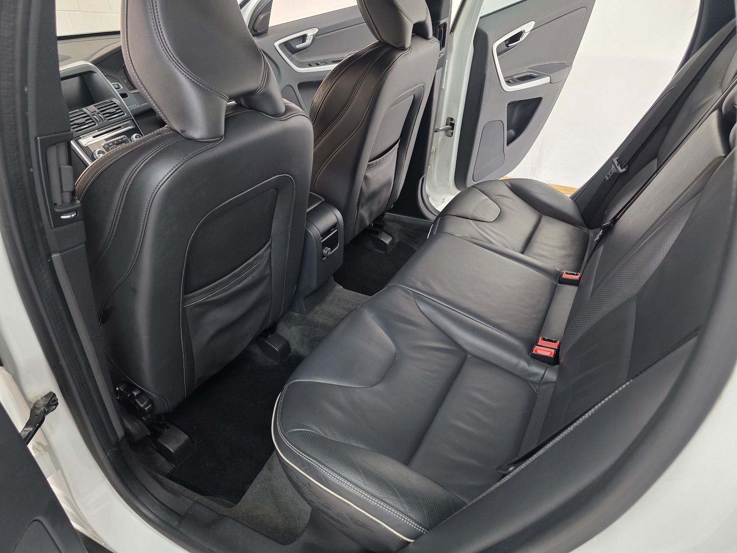 Used Volvo XC60 2016 for sale - 76120382: Photo 4