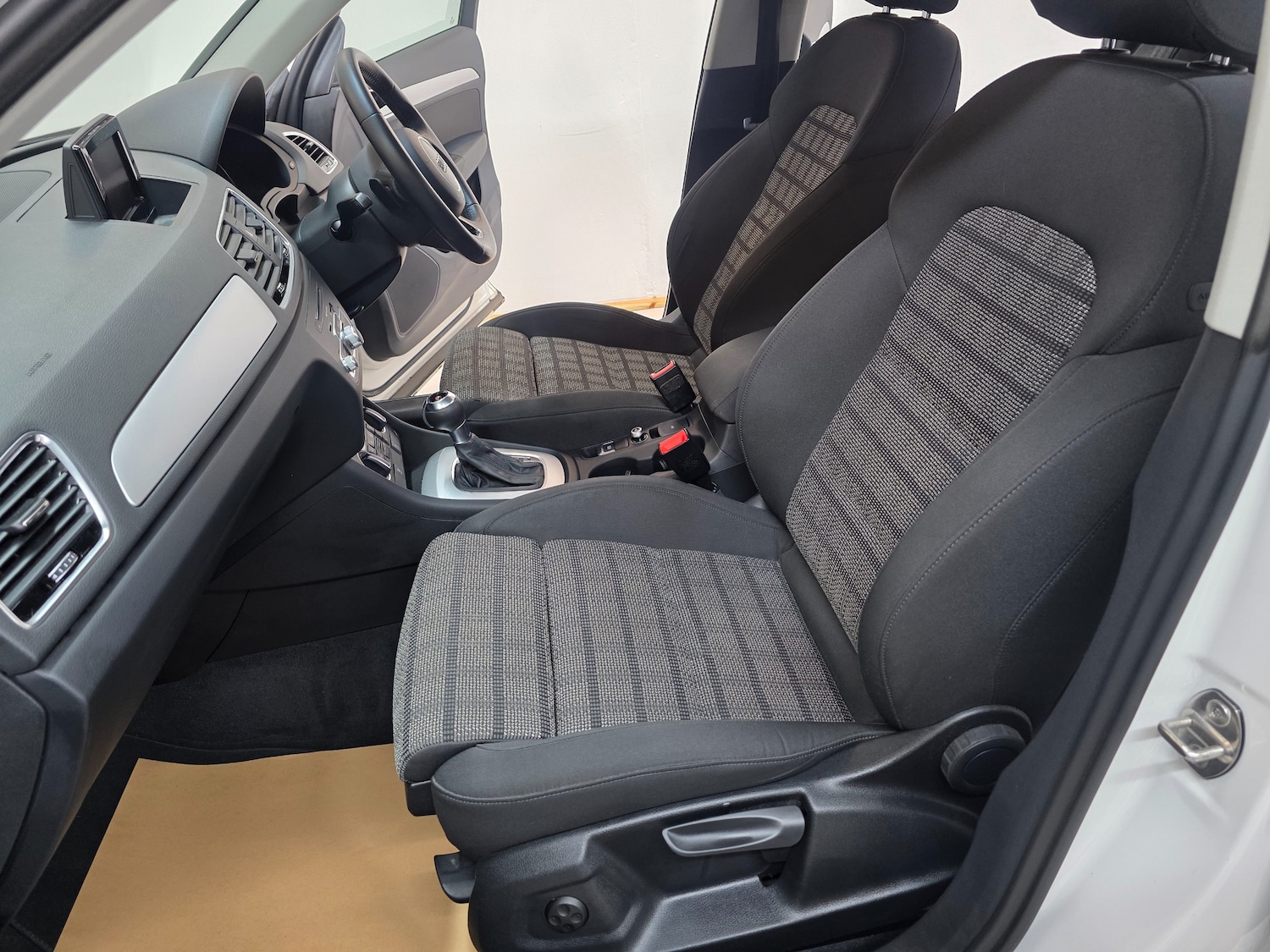 Used Audi Q3 2016 for sale - 77247699: Photo 14