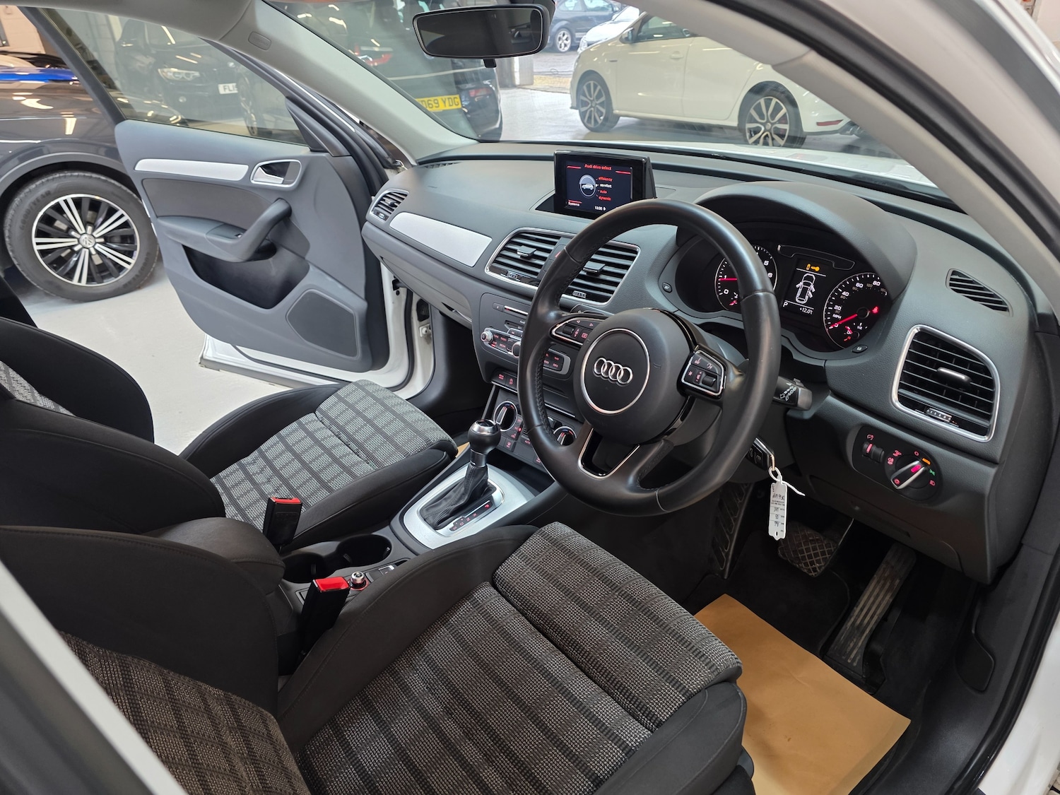Used Audi Q3 2016 for sale - 77247699: Photo 22