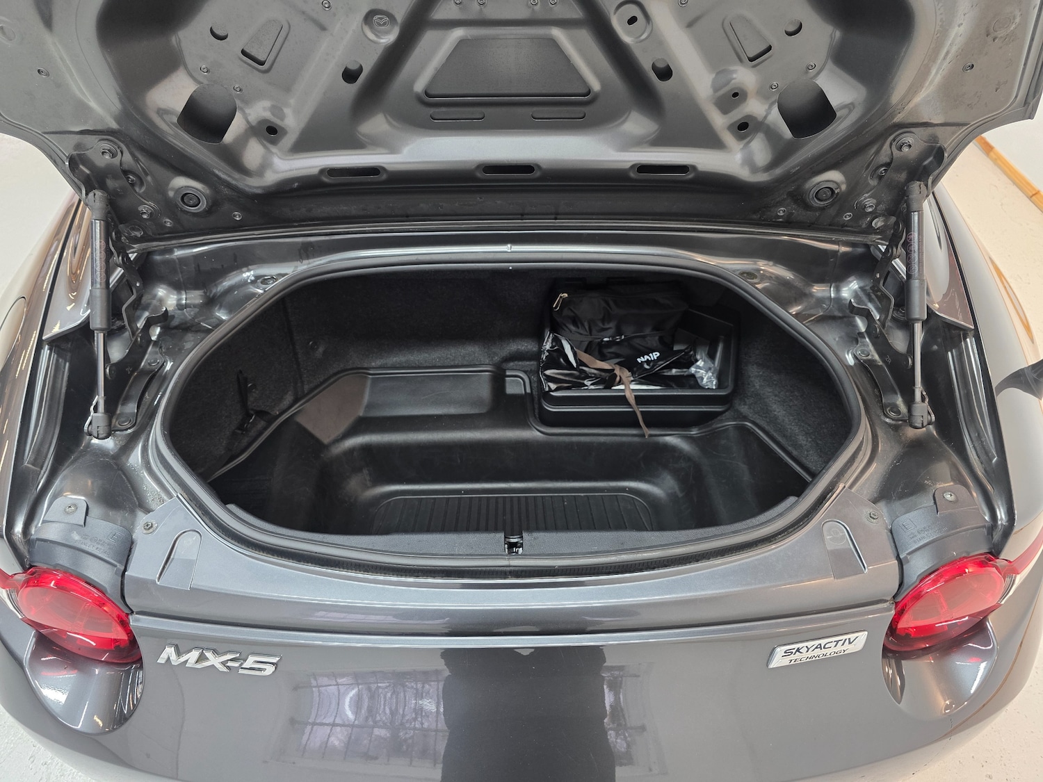 Used Mazda MX-5 2017 for sale - 77247697: Photo 6