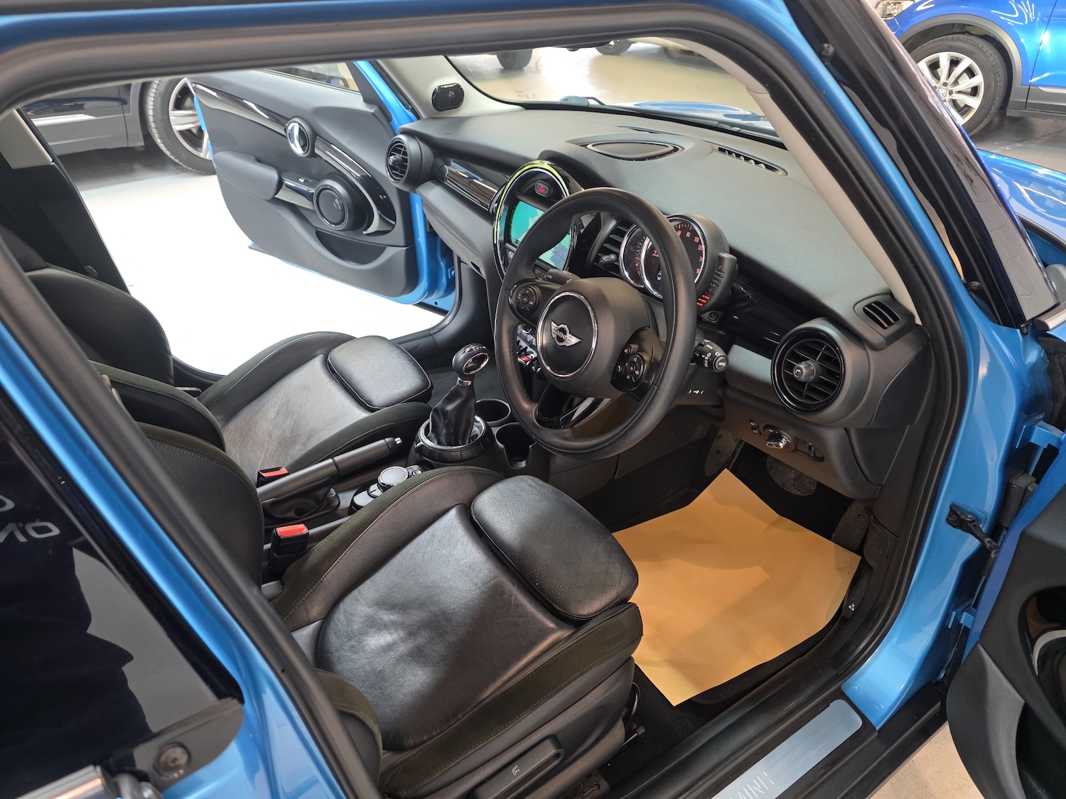 Used MINI Hatch 2017 for sale - 77685877: Photo 2