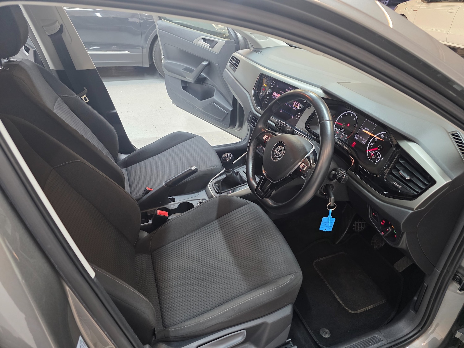 Used Volkswagen Polo 2020 for sale - 76922692: Photo 2