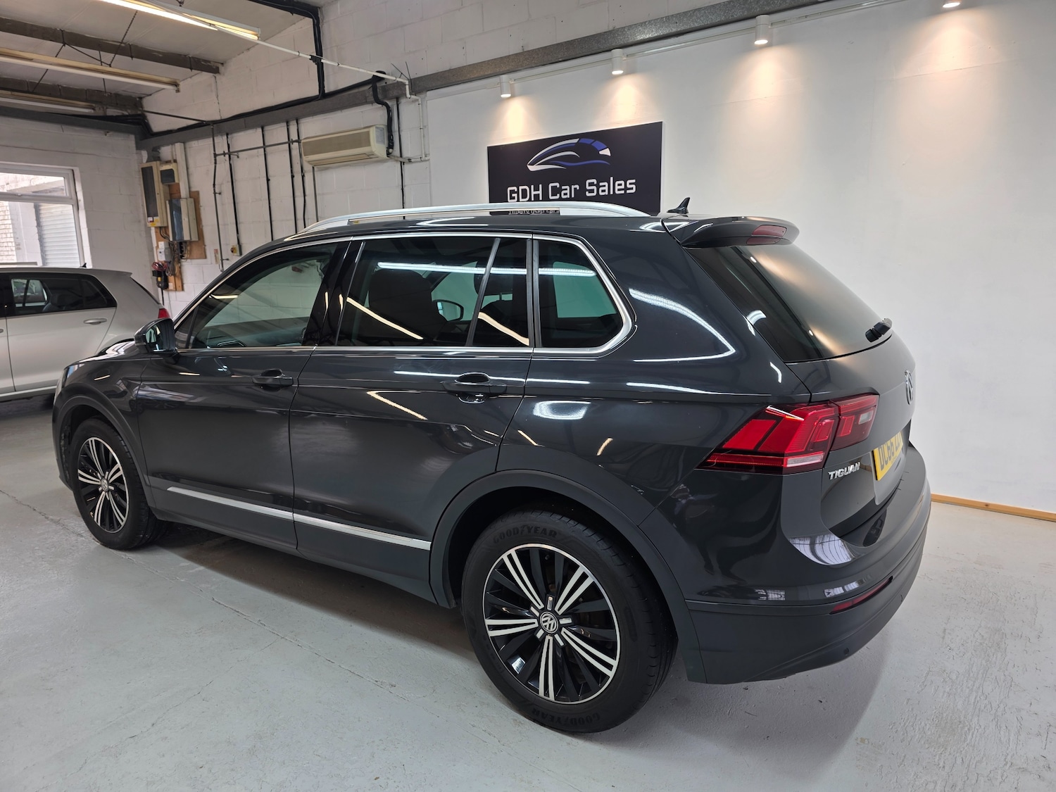 Used Volkswagen Tiguan 2017 for sale - 77247695: Photo 15