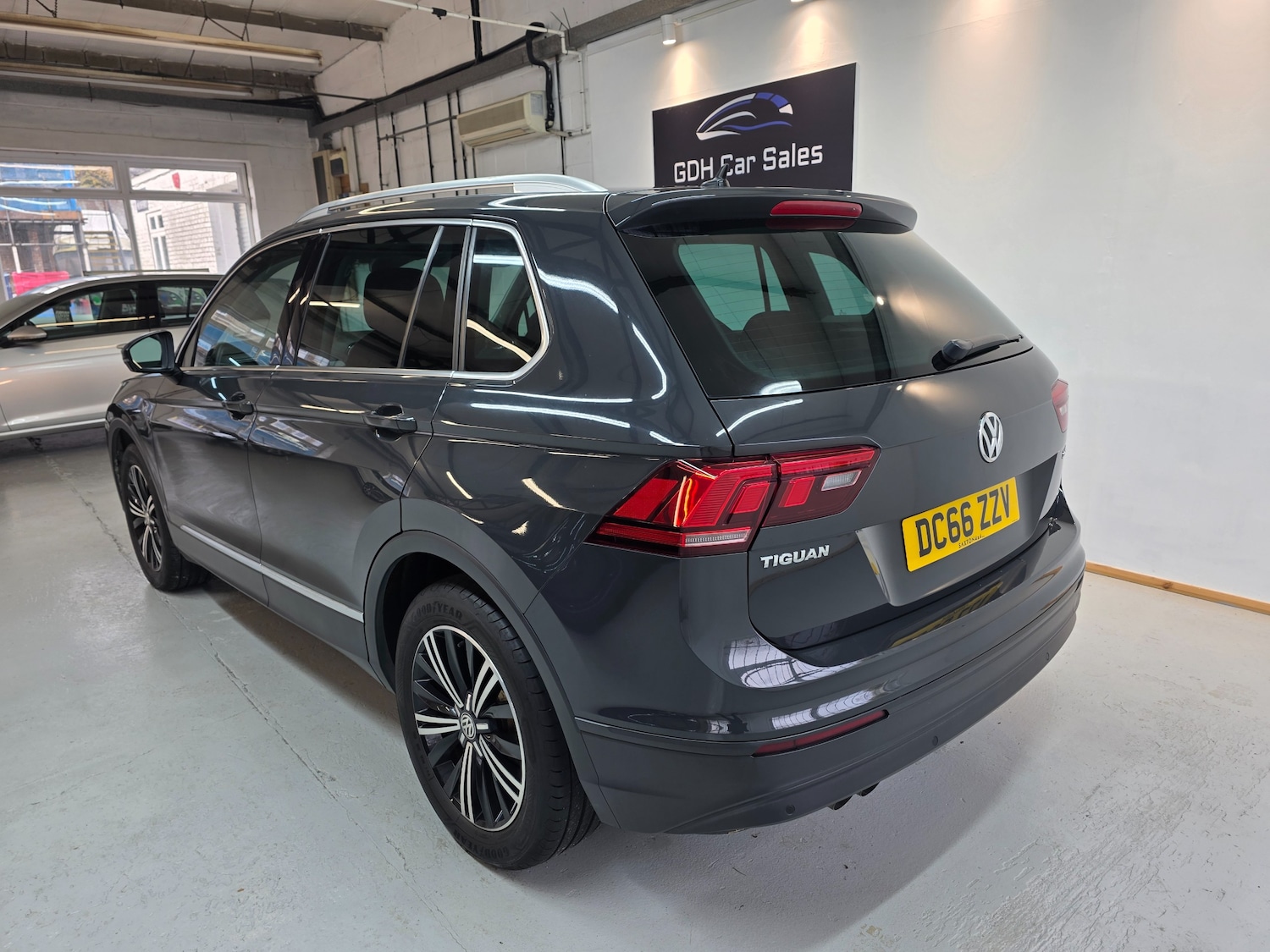 Used Volkswagen Tiguan 2017 for sale - 77247695: Photo 17