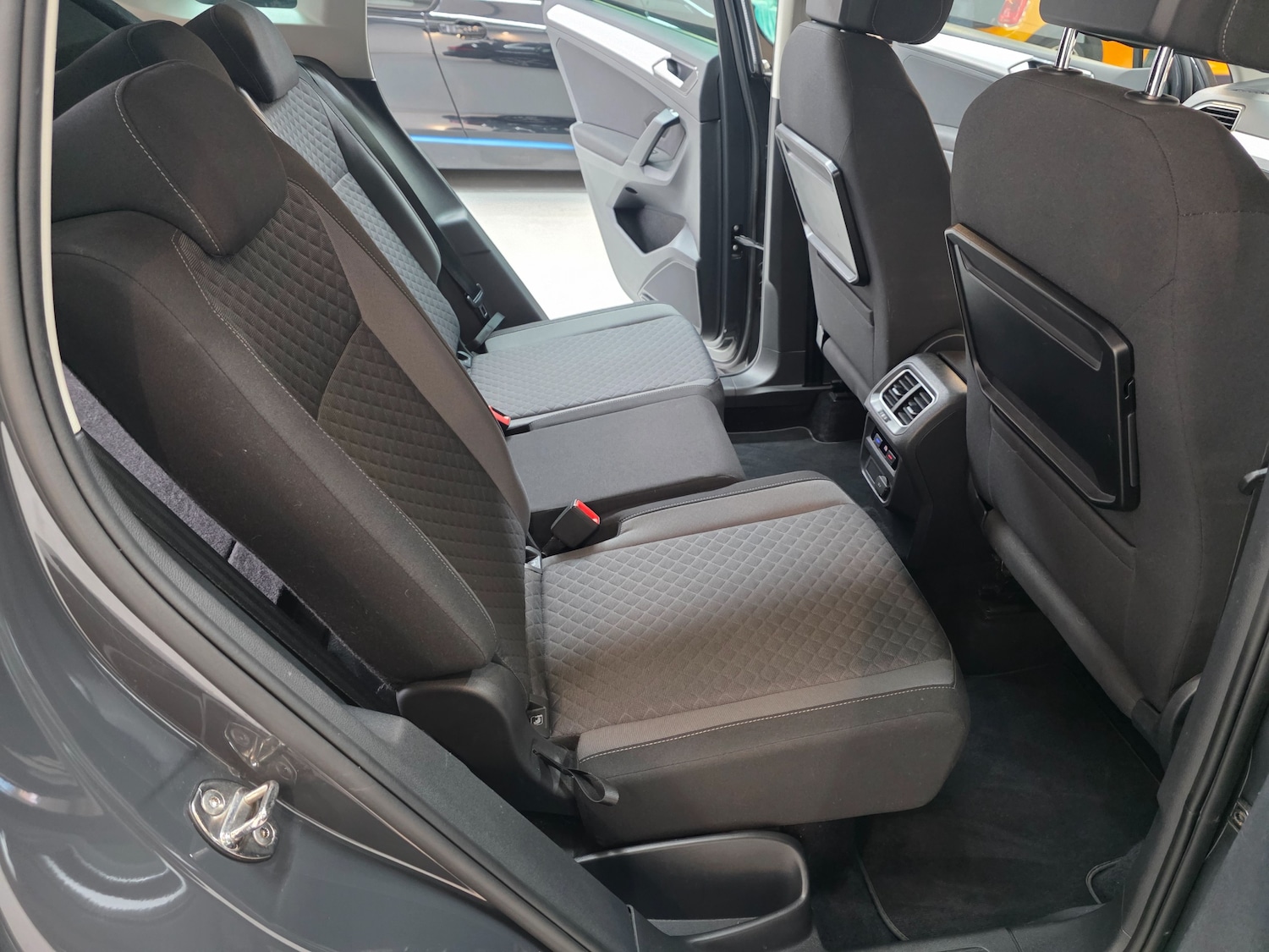 Used Volkswagen Tiguan 2017 for sale - 77247695: Photo 8