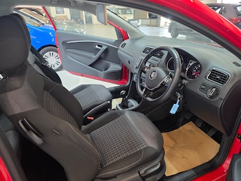 Used Volkswagen Polo 2015 for sale - 79335255: Photo