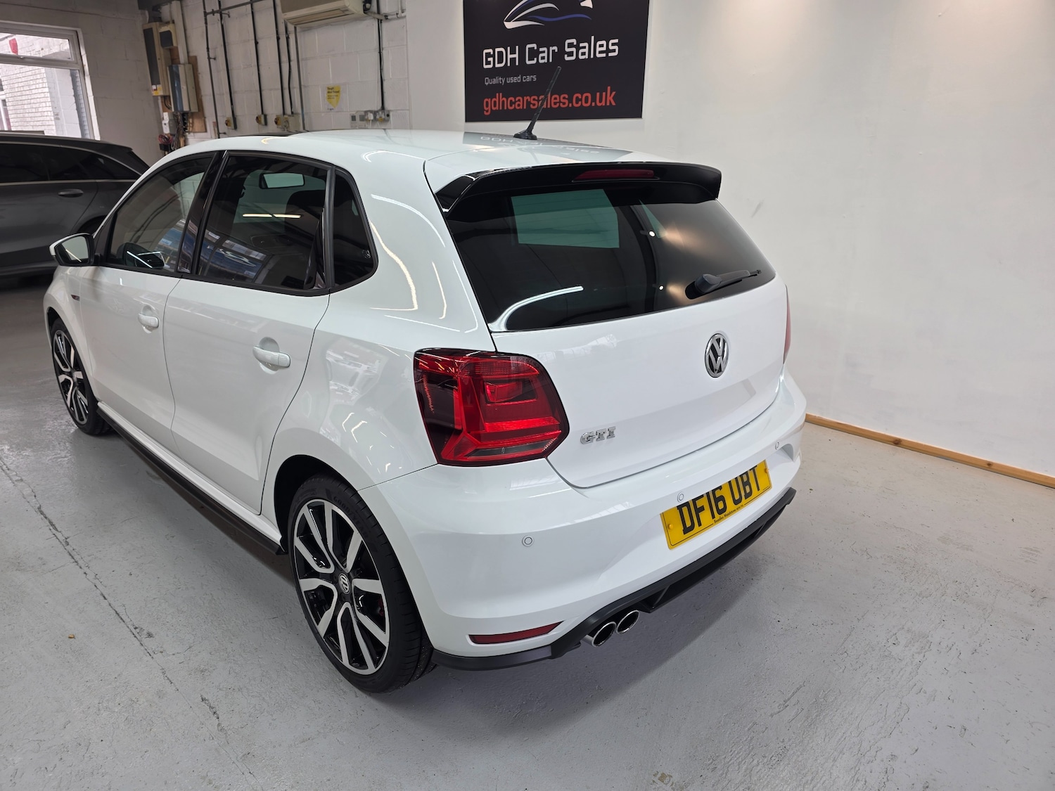 Used Volkswagen Polo 2016 for sale - 76590690: Photo 3