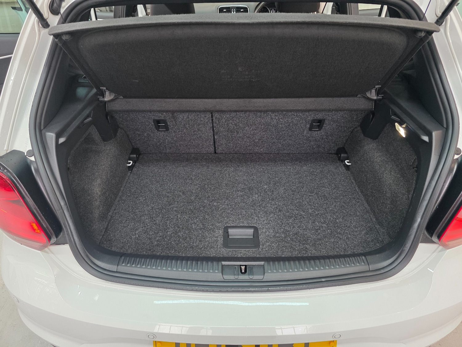 Used Volkswagen Polo 2016 for sale - 76590690: Photo 42