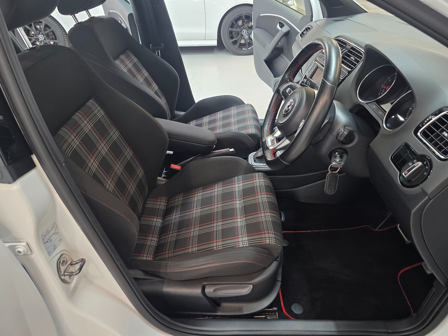 Used Volkswagen Polo 2016 for sale - 76590690: Photo 47