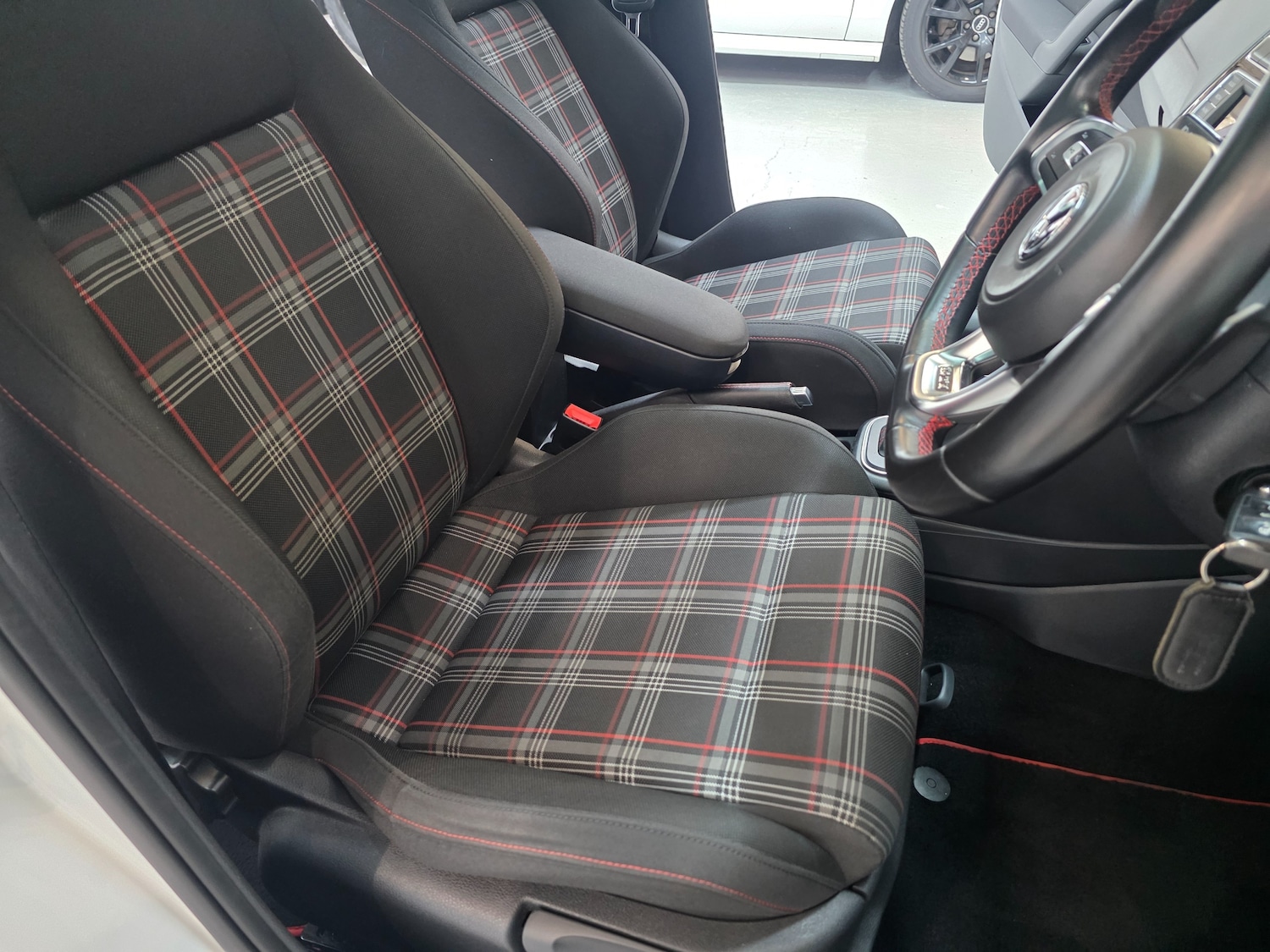 Used Volkswagen Polo 2016 for sale - 76590690: Photo 48