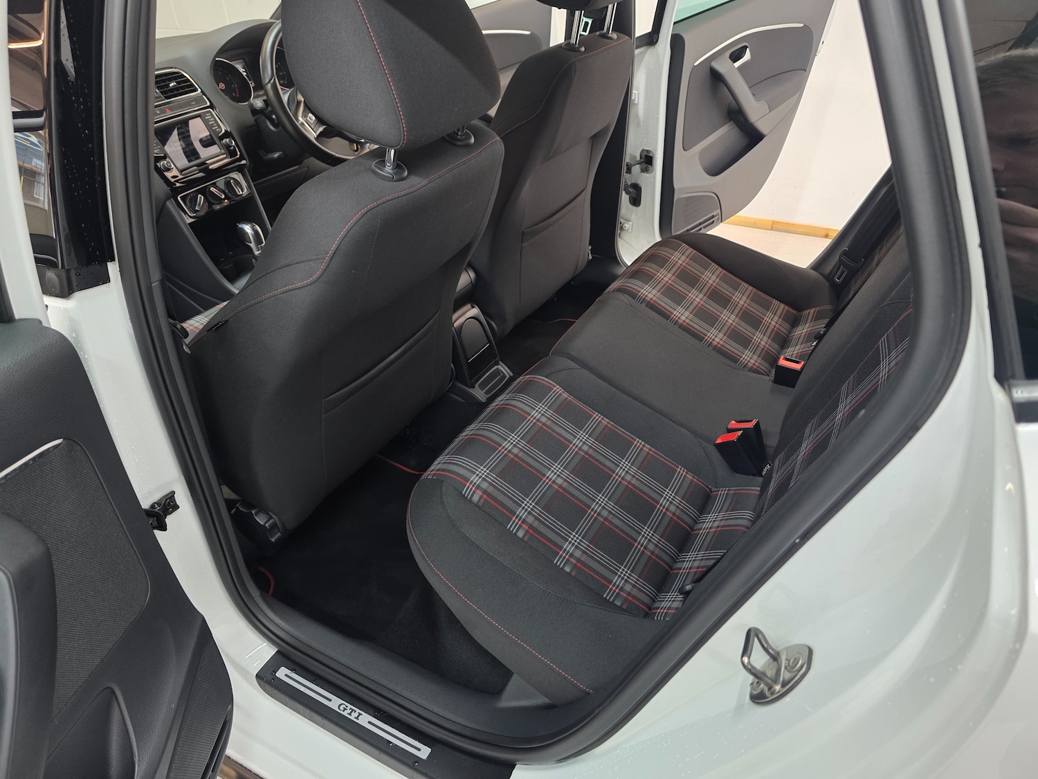 Used Volkswagen Polo 2016 for sale - 76590690: Photo 6