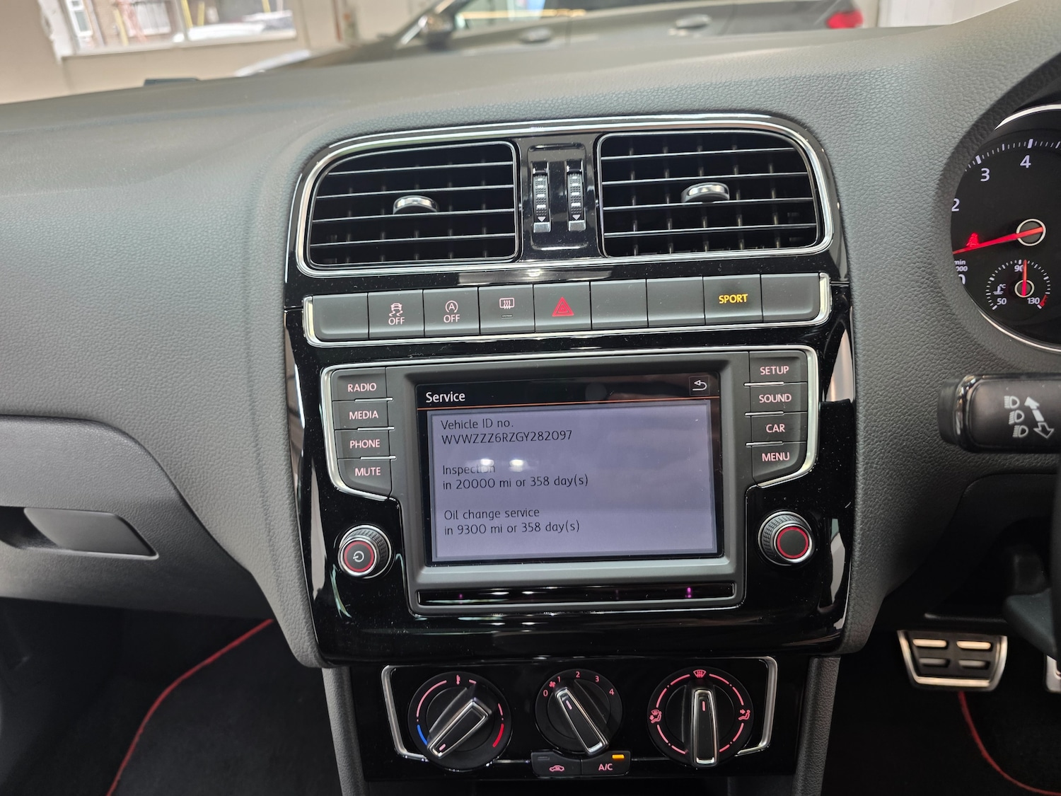 Used Volkswagen Polo 2016 for sale - 76590690: Photo 63