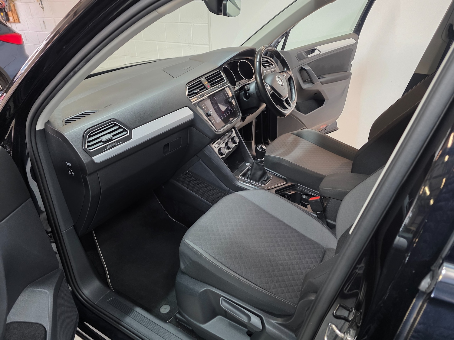 Used Volkswagen Tiguan 2019 for sale - 77247694: Photo 6