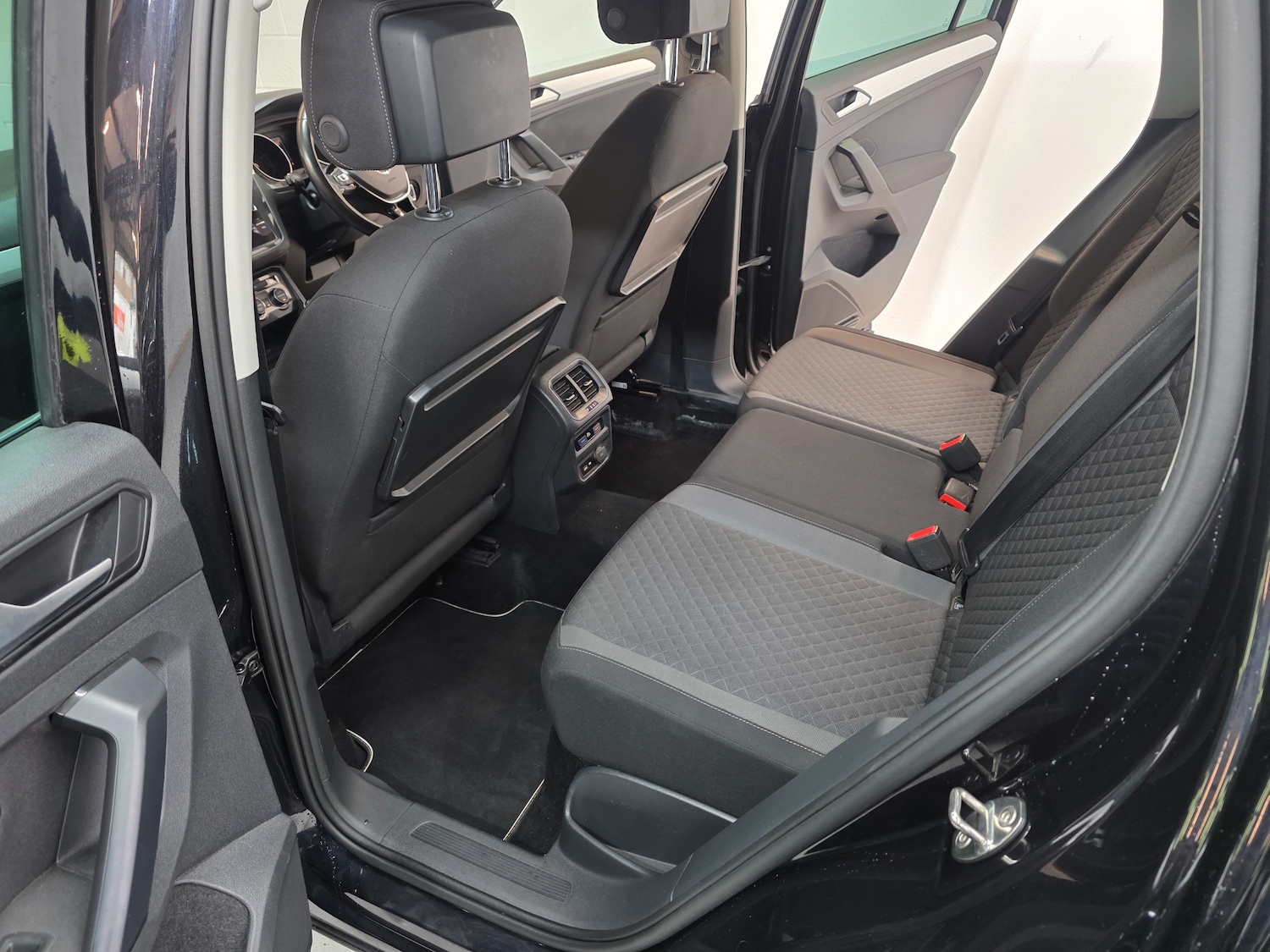 Used Volkswagen Tiguan 2019 for sale - 77247694: Photo 8