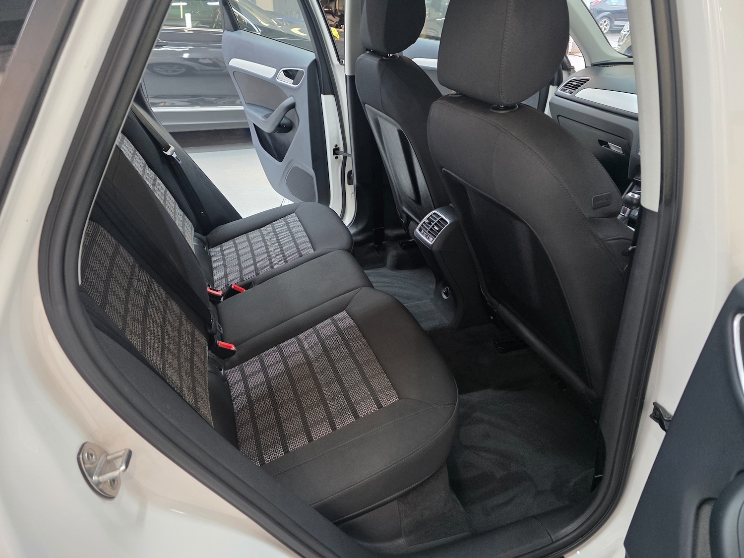 Used Audi Q3 2016 for sale - 76863067: Photo 12