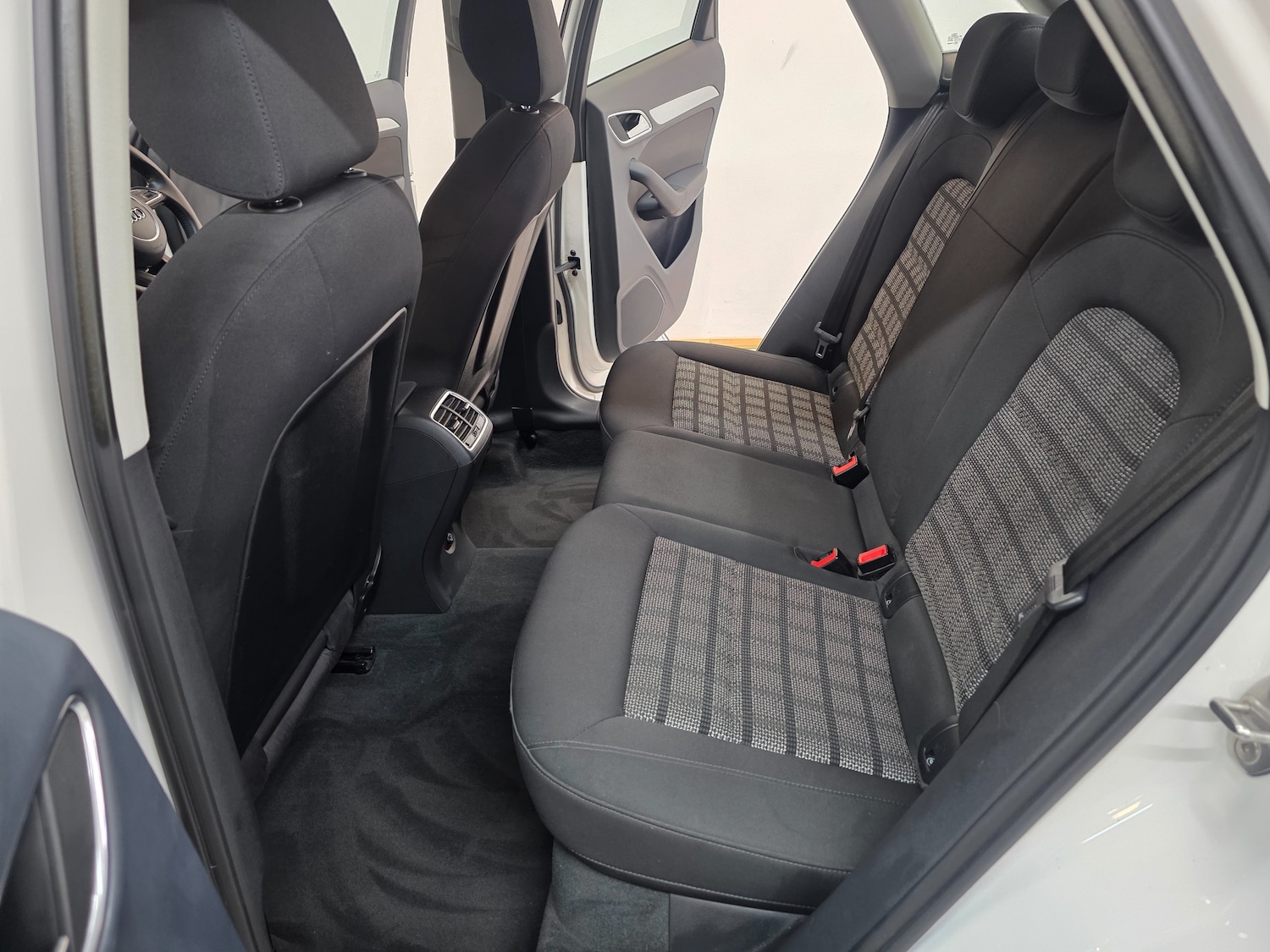 Used Audi Q3 2016 for sale - 76863067: Photo 16