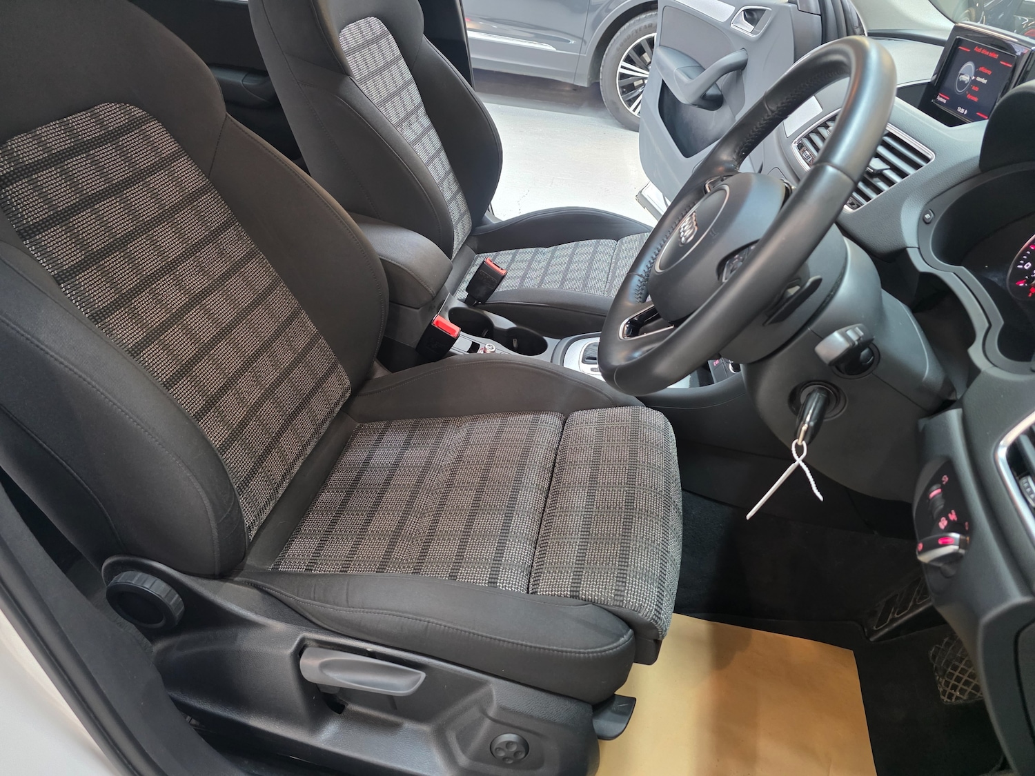 Used Audi Q3 2016 for sale - 76863067: Photo 35