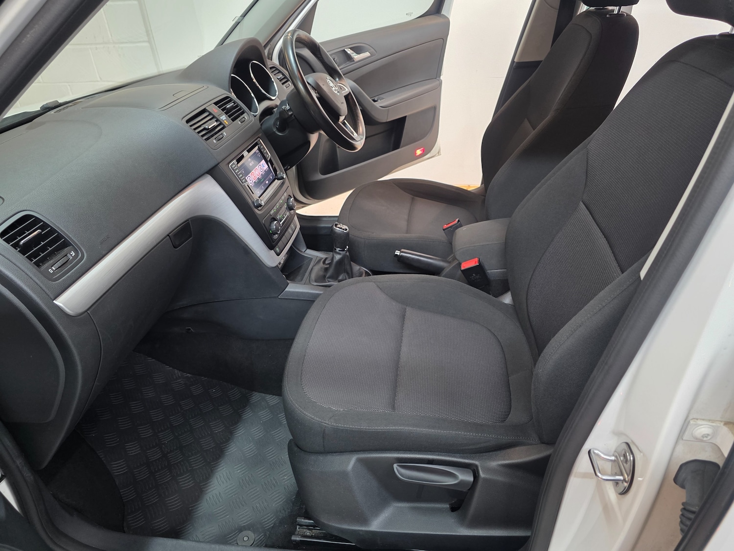 Used Skoda Yeti 2015 for sale - 77247705: Photo 9