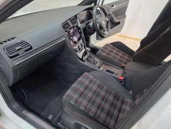 Used Volkswagen Golf 2018 for sale - 74917552: Photo