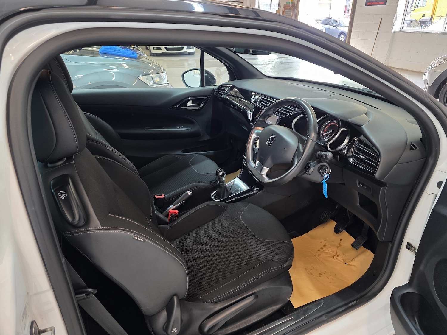 Used DS Automobiles DS 3 2017 for sale - 77493742: Photo 2