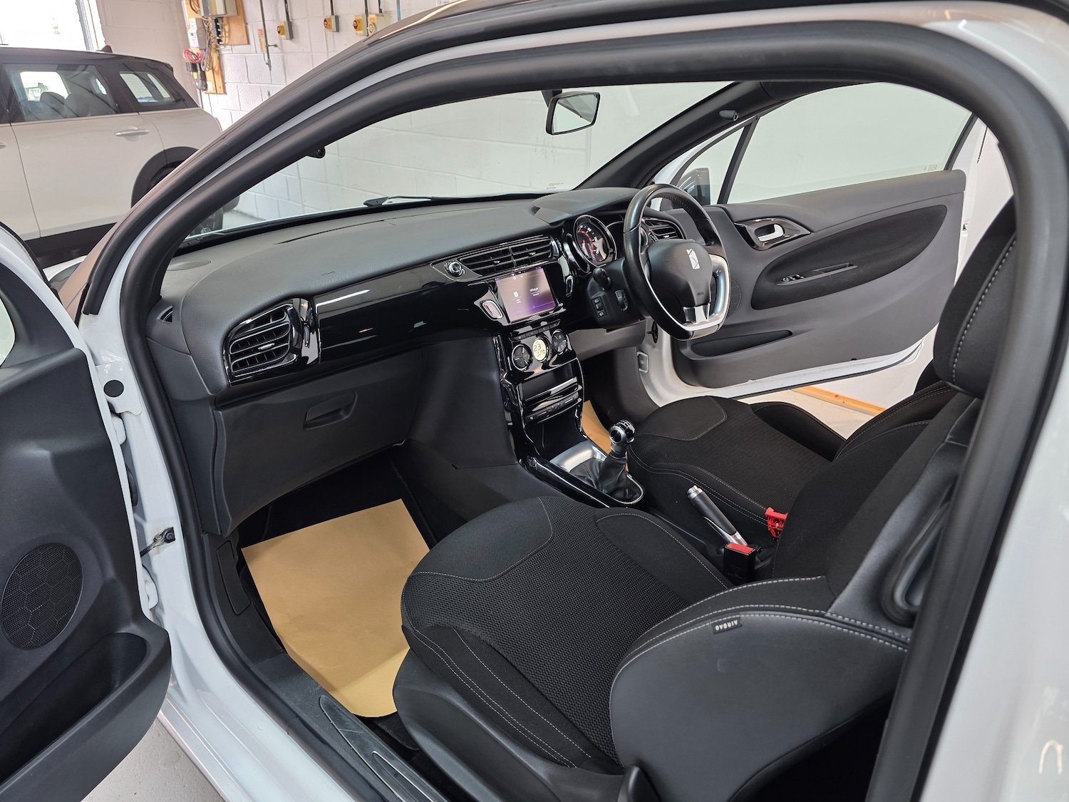 Used DS Automobiles DS 3 2017 for sale - 77493742: Photo 4