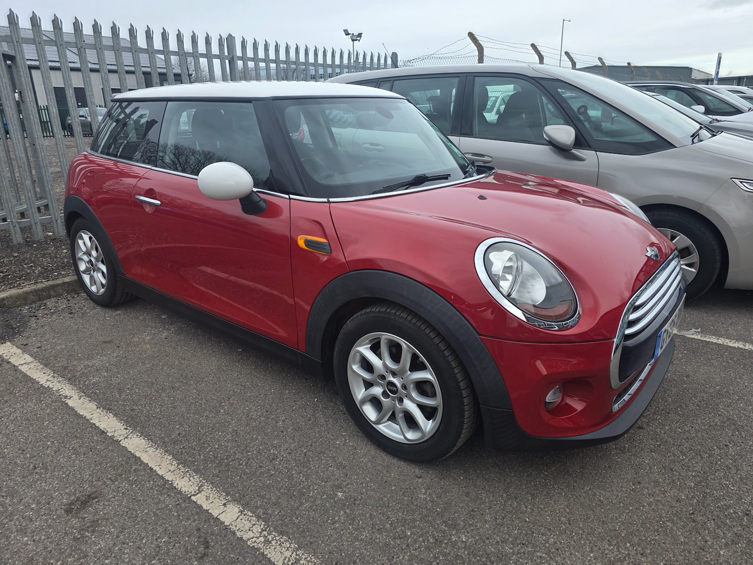 Used MINI Hatch 2016 for sale - 76972961: Photo 1