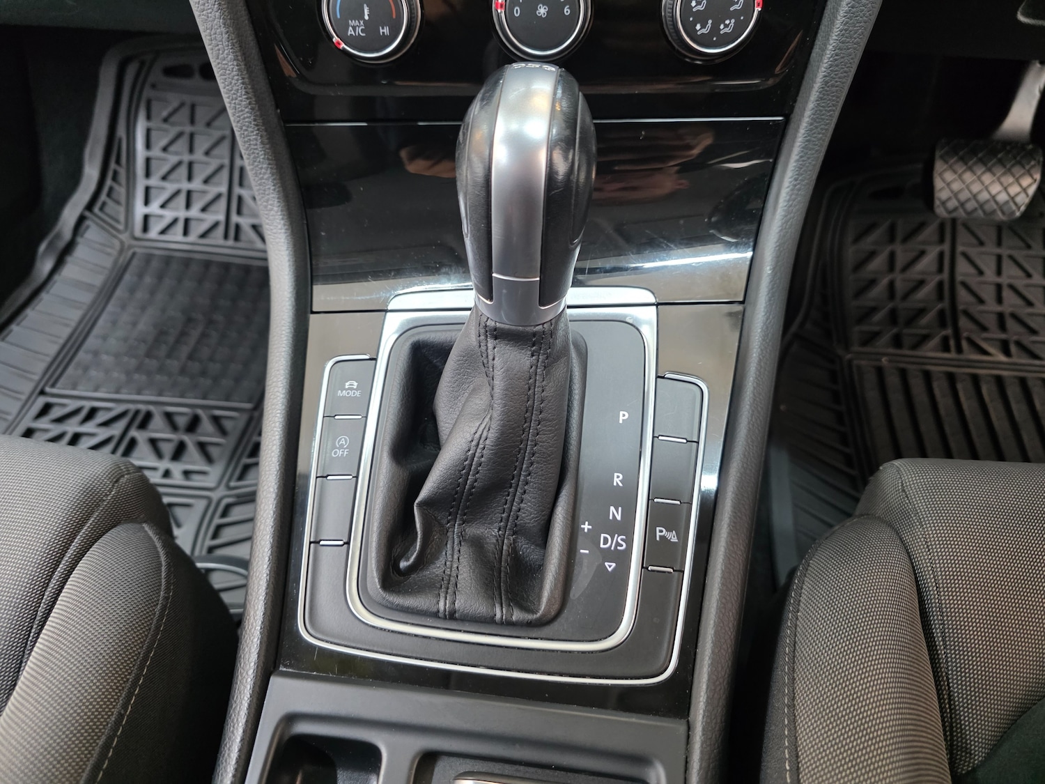 Used Volkswagen Golf 2017 for sale - 76604324: Photo 14