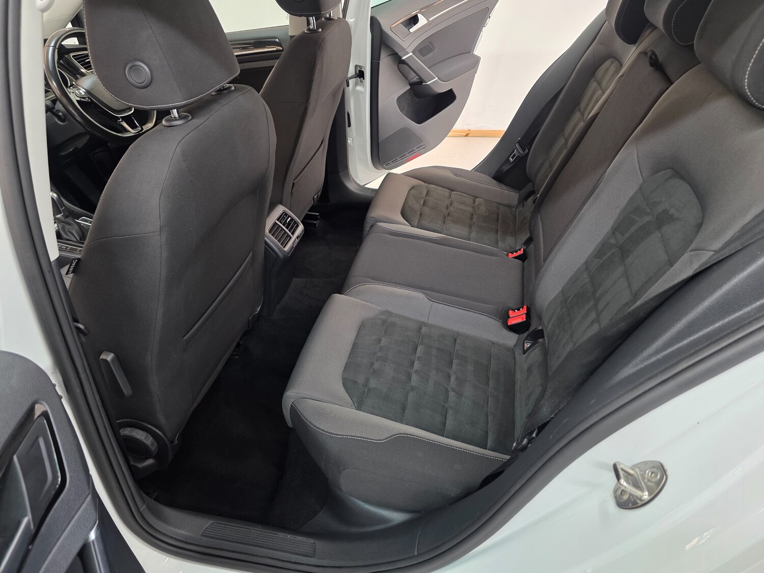 Used Volkswagen Golf 2017 for sale - 76604324: Photo 26