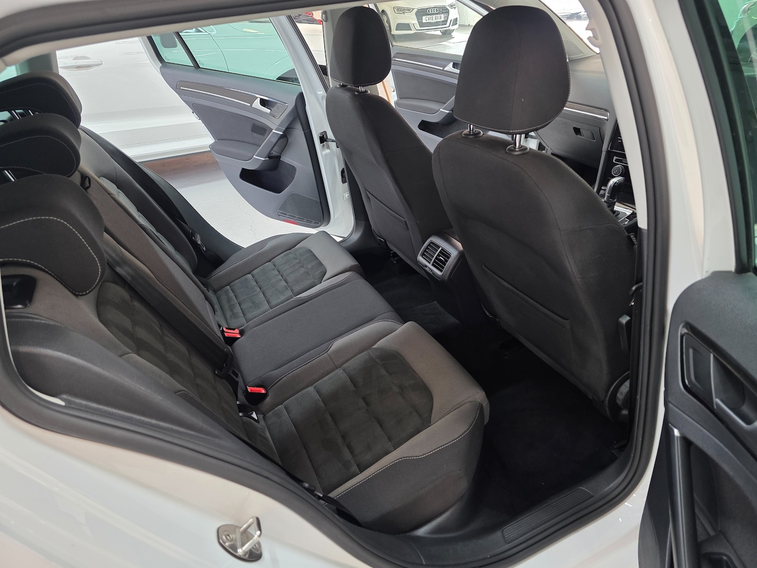 Used Volkswagen Golf 2017 for sale - 76604324: Photo 27