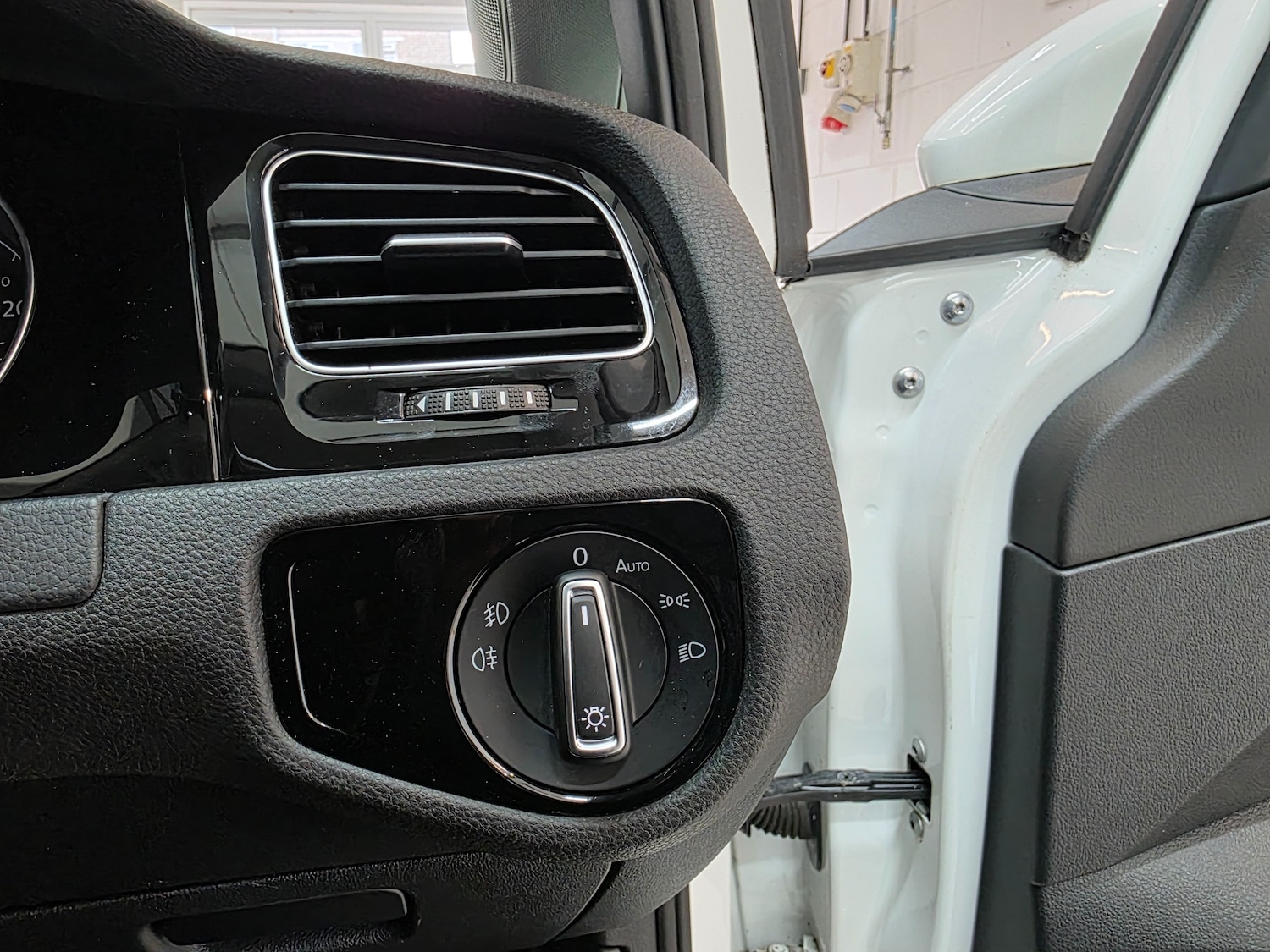 Used Volkswagen Golf 2017 for sale - 76604324: Photo 31