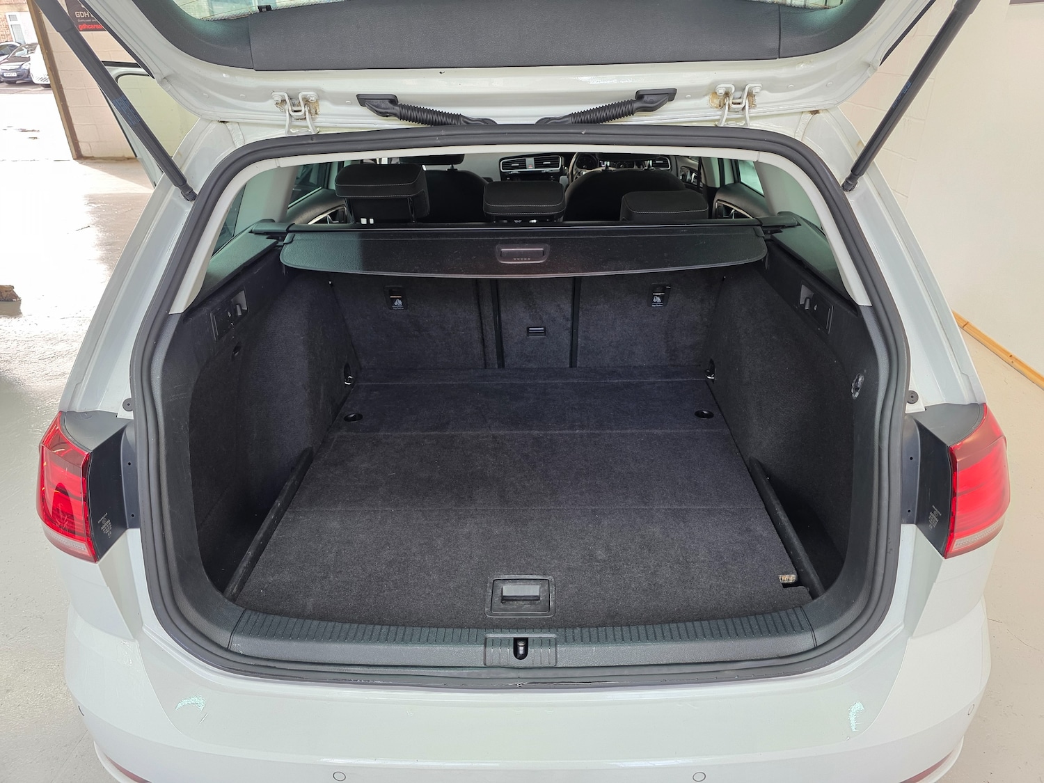 Used Volkswagen Golf 2017 for sale - 76604324: Photo 4