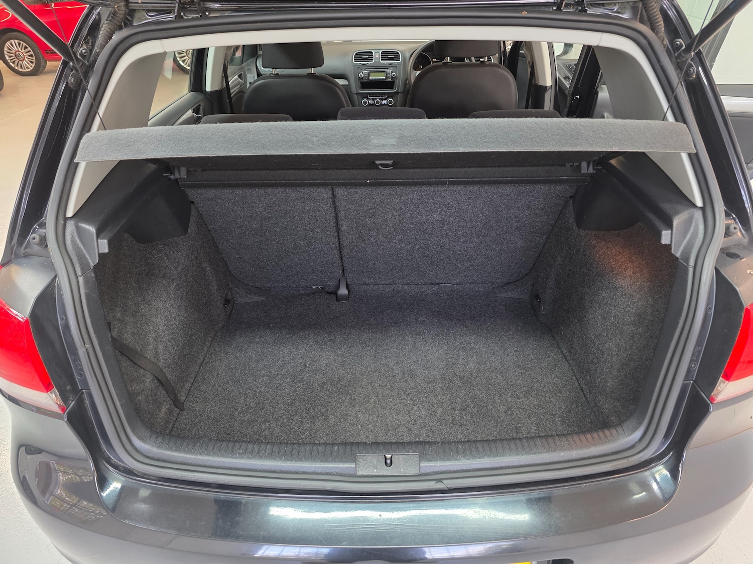 Used Volkswagen Golf 2010 for sale - 76305342: Photo 10