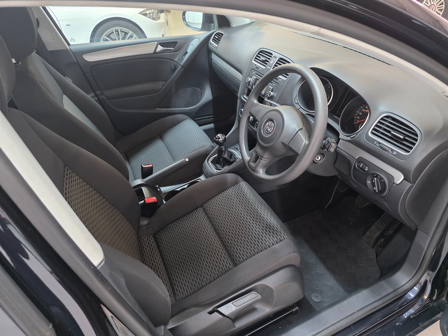 Used Volkswagen Golf 2010 for sale - 76305342: Photo 12