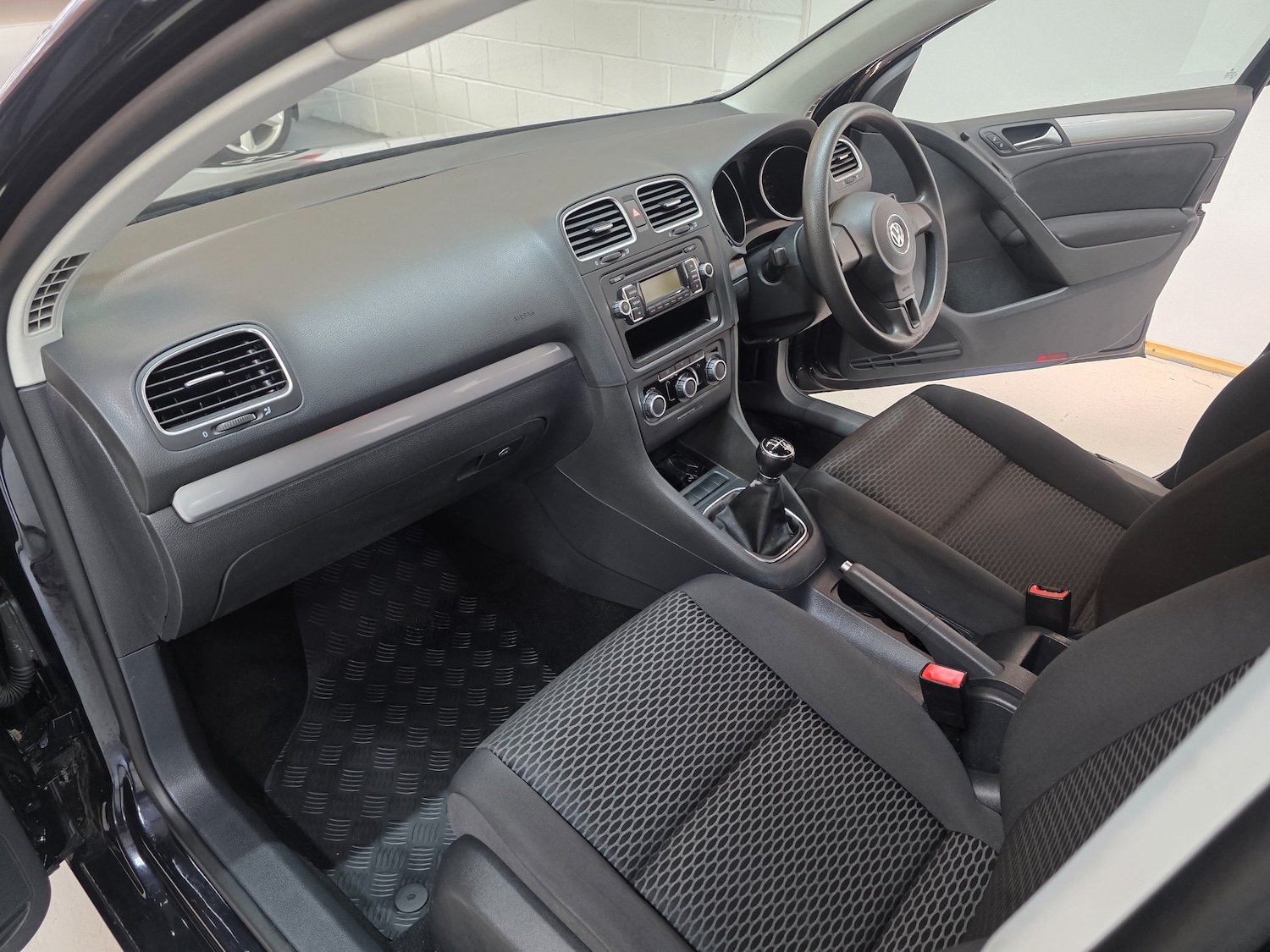 Used Volkswagen Golf 2010 for sale - 76305342: Photo 26