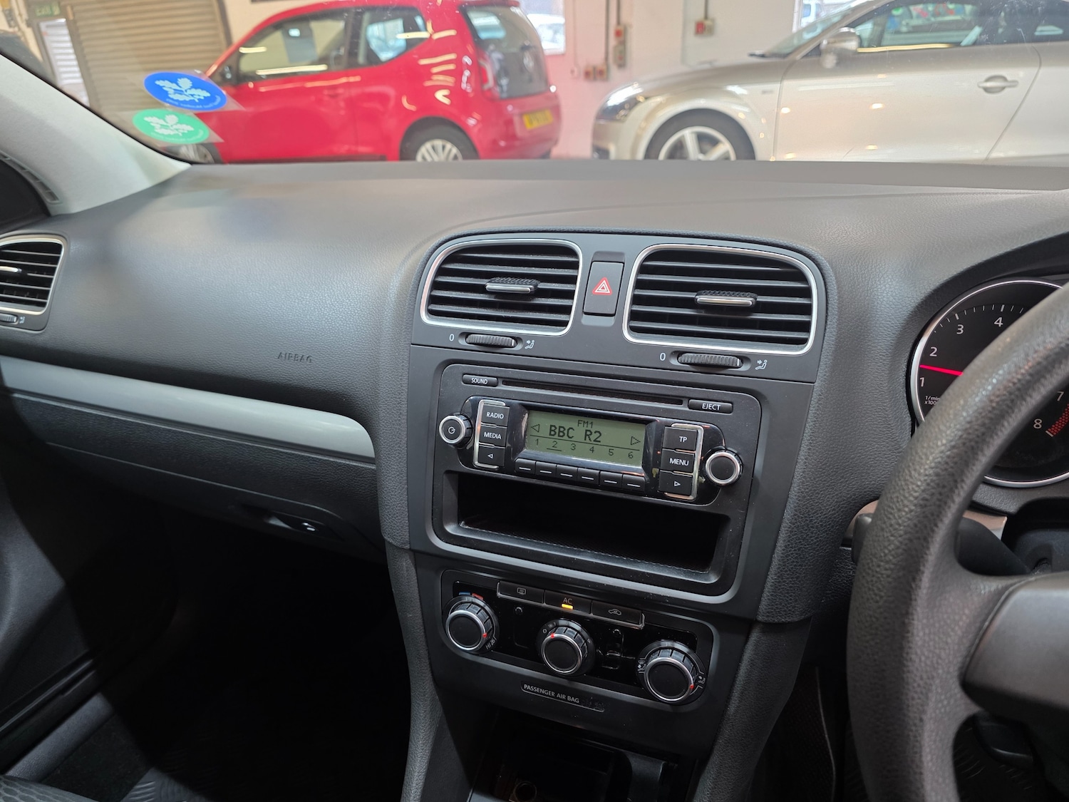 Used Volkswagen Golf 2010 for sale - 76305342: Photo 28