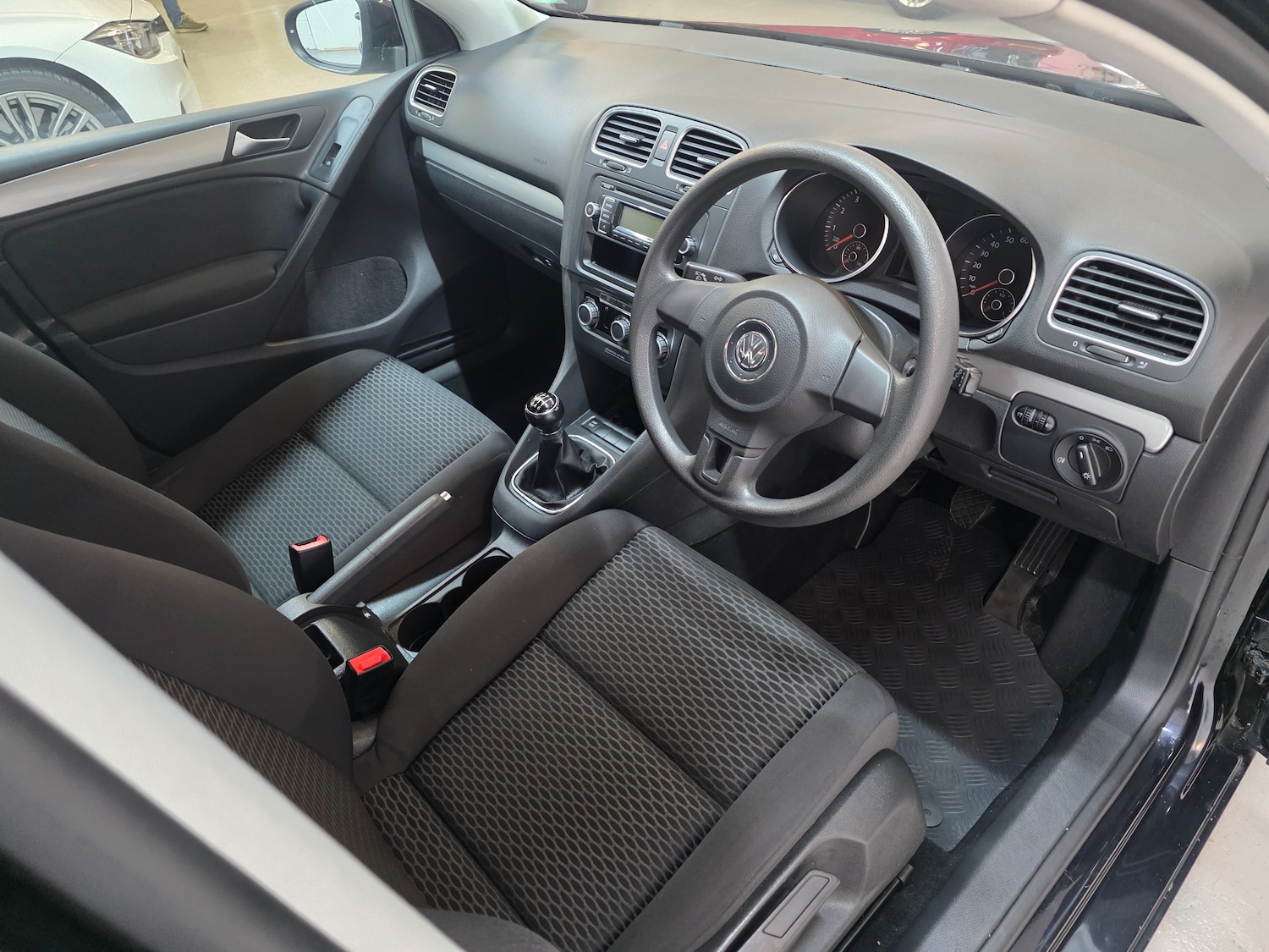 Used Volkswagen Golf 2010 for sale - 76305342: Photo 4