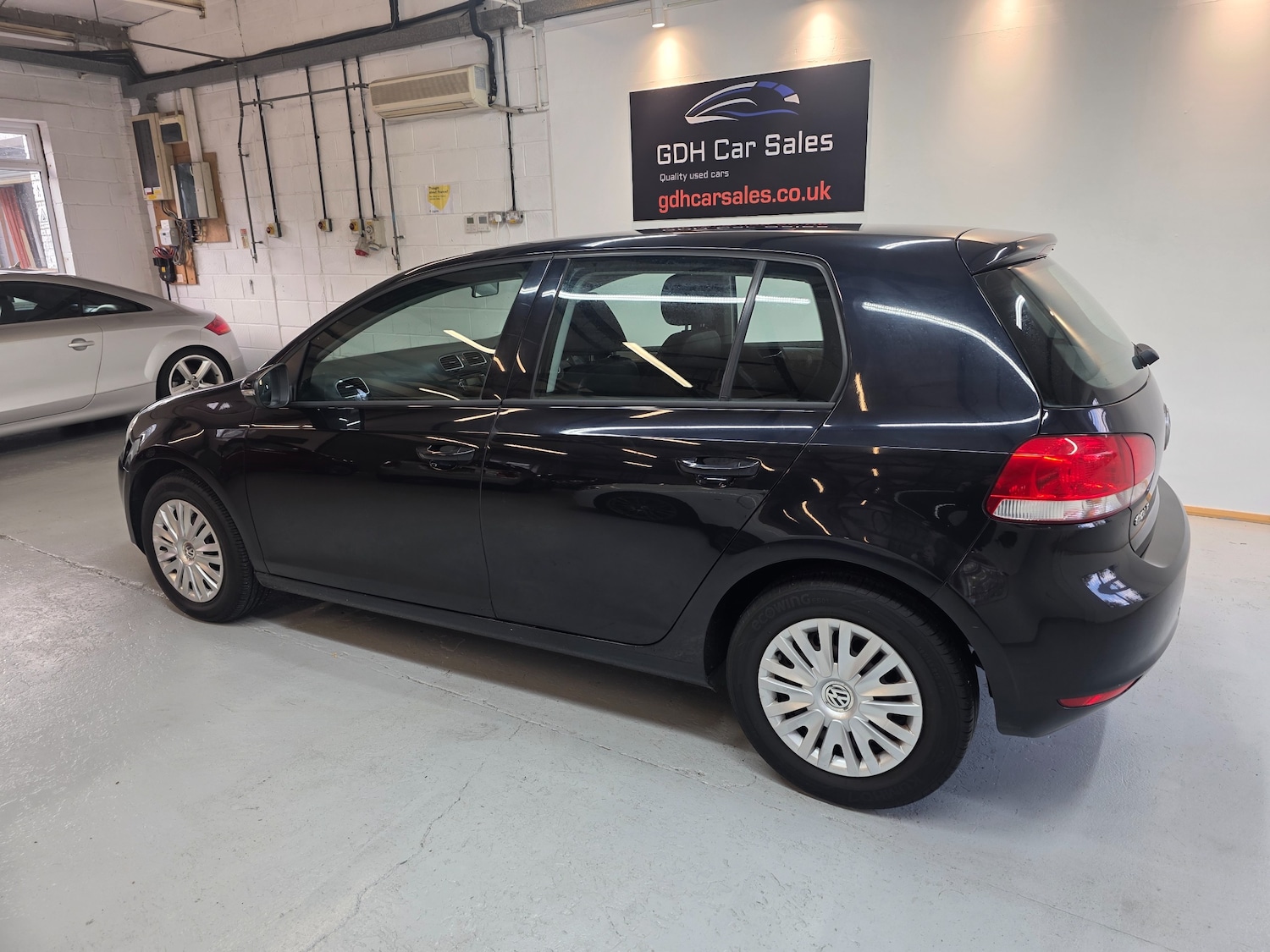 Used Volkswagen Golf 2010 for sale - 76305342: Photo 7