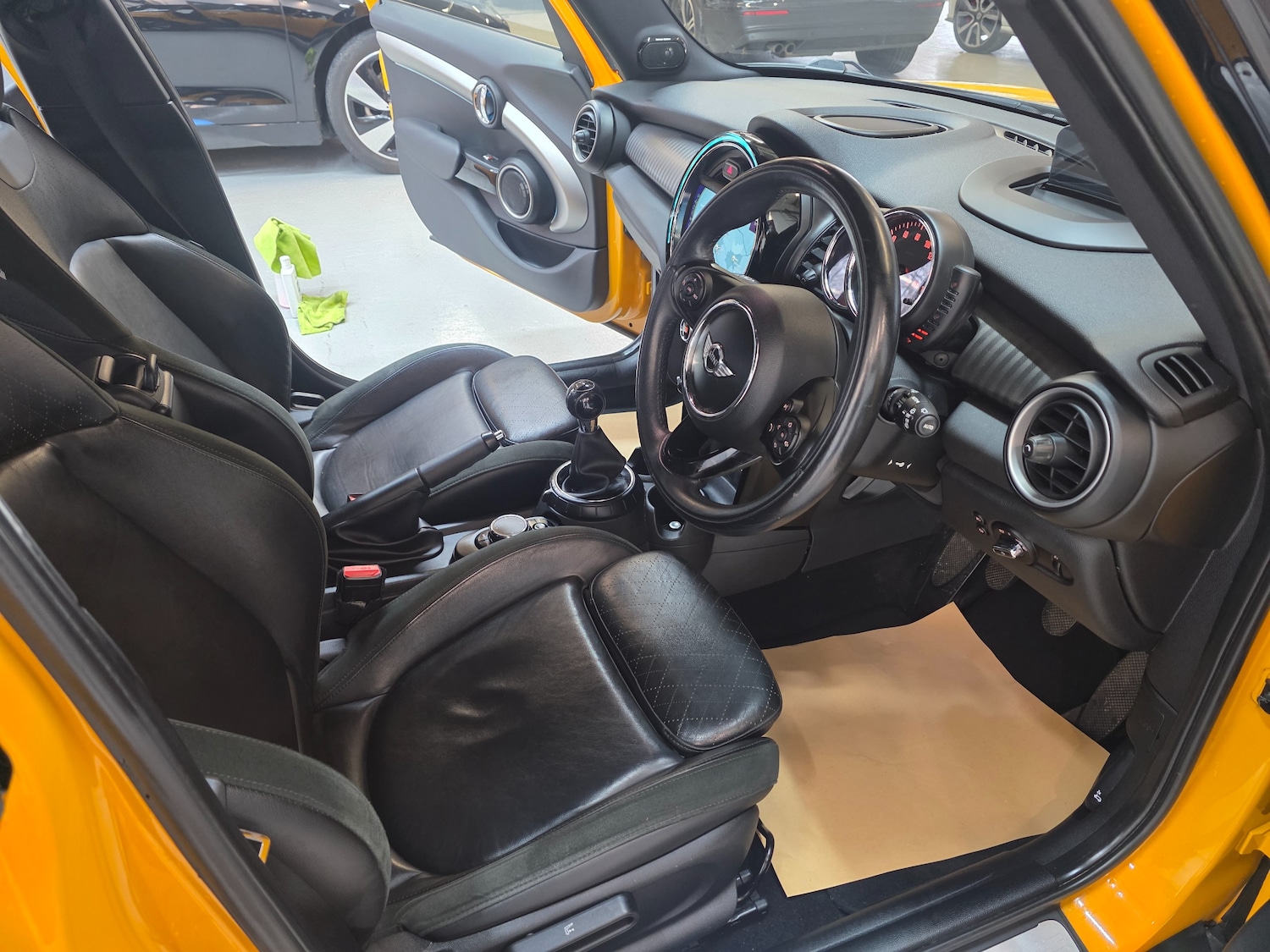 Used MINI Hatch 2015 for sale - 76798672: Photo 2