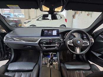 Used BMW 5 Series 2017 for sale - 77951719: Photo