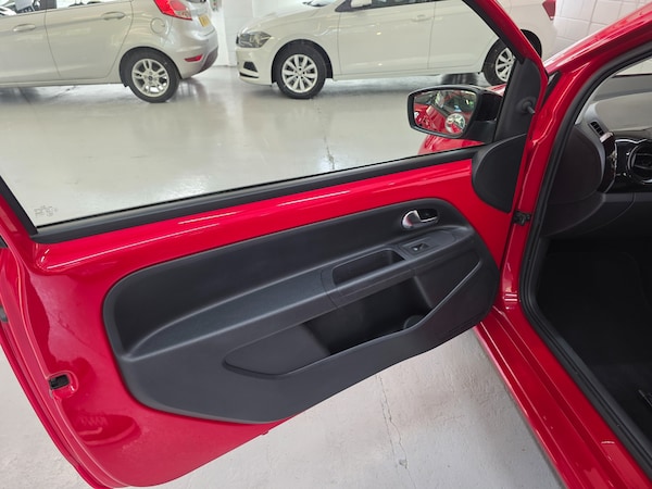 Used Volkswagen up! 2016 for sale - 75754358: Photo 27
