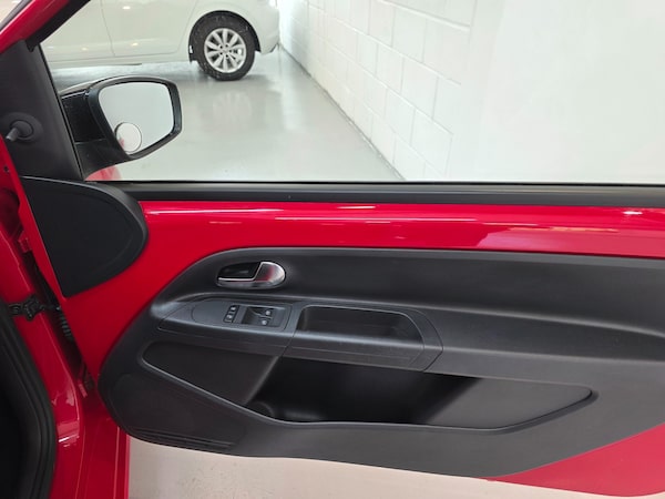 Used Volkswagen up! 2016 for sale - 75754358: Photo 28