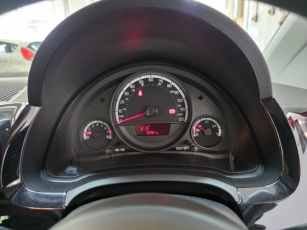 Used Volkswagen up! 2016 for sale - 75754358: Photo 29