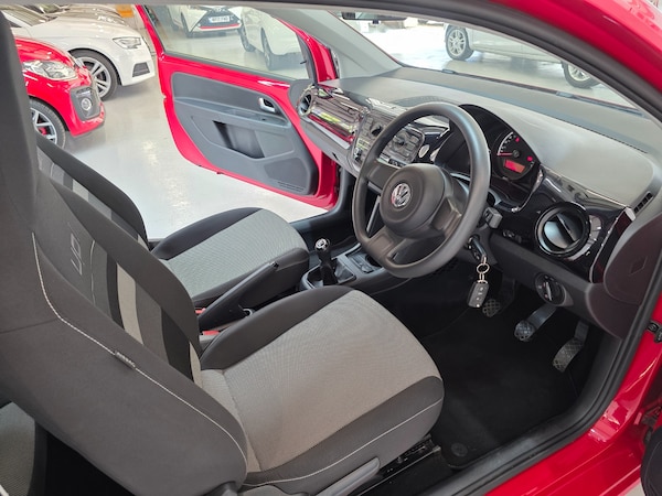 Used Volkswagen up! 2016 for sale - 75754358: Photo 2