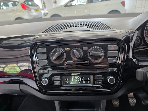Used Volkswagen up! 2016 for sale - 75754358: Photo 31