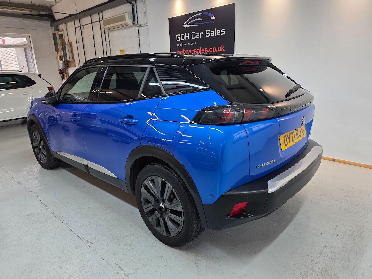 Used Peugeot E-2008 2021 for sale - 76836559: Photo 10