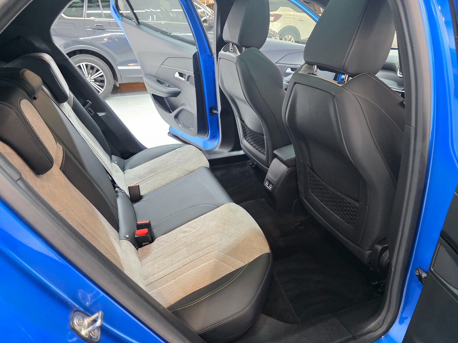 Used Peugeot E-2008 2021 for sale - 76836559: Photo 11