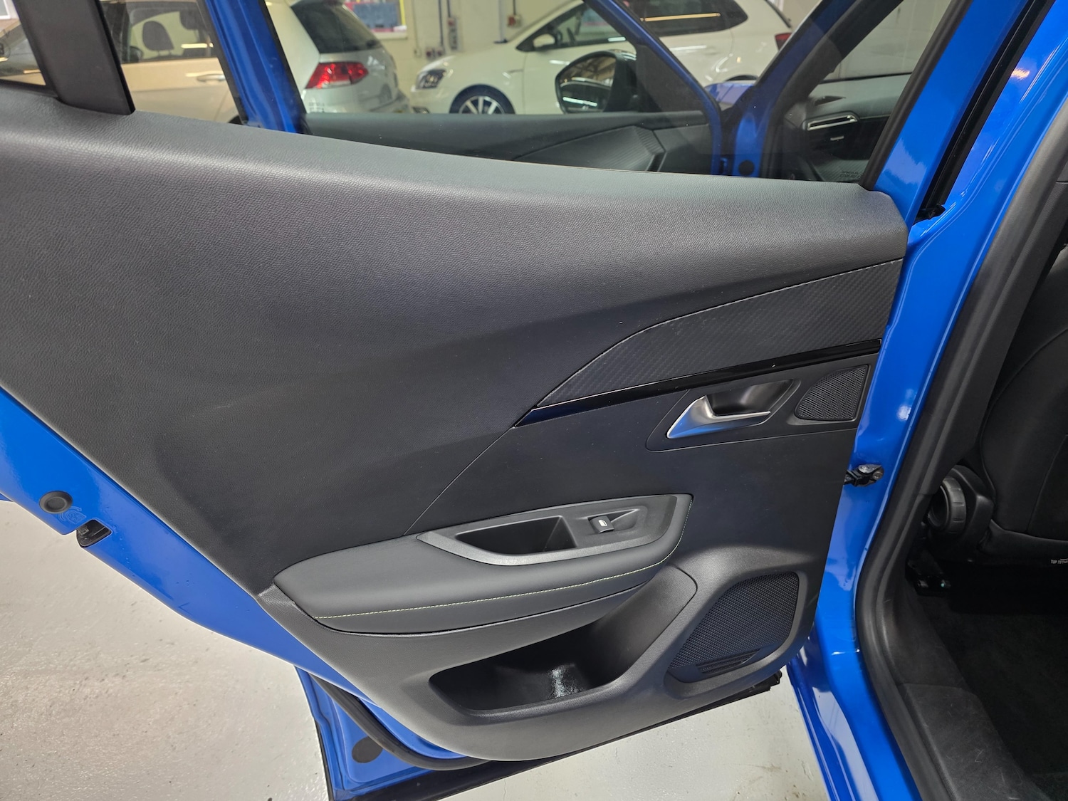 Used Peugeot E-2008 2021 for sale - 76836559: Photo 33